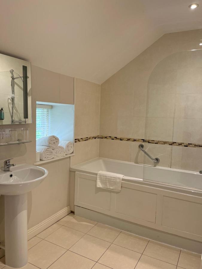 Leixlip Manor Hotel ภายนอก รูปภาพ