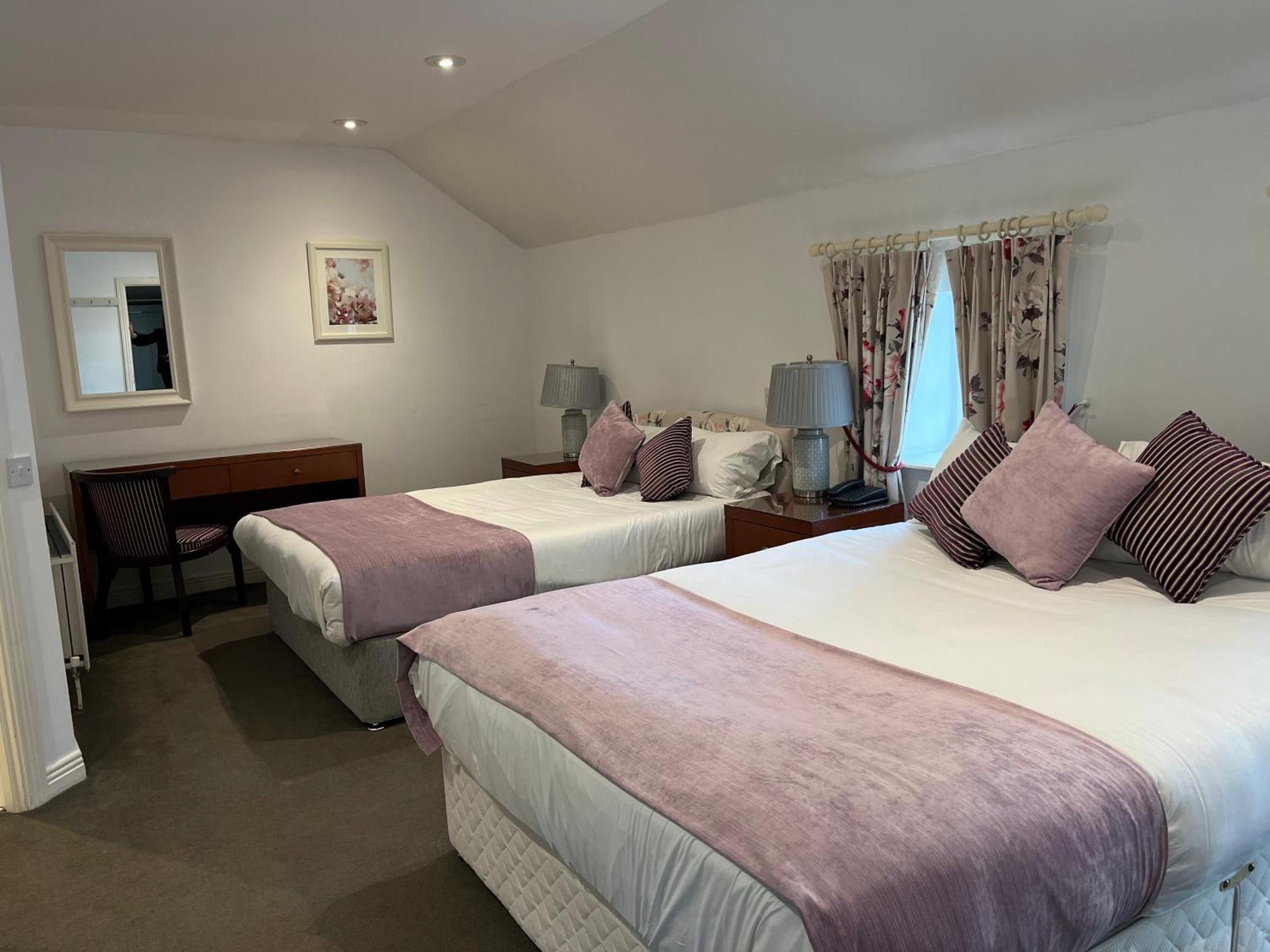 Leixlip Manor Hotel ภายนอก รูปภาพ